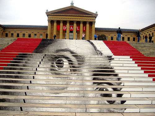Dali auf der Treppe zum Philadelphia Museum of Art