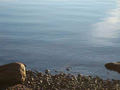 Steine am Meer