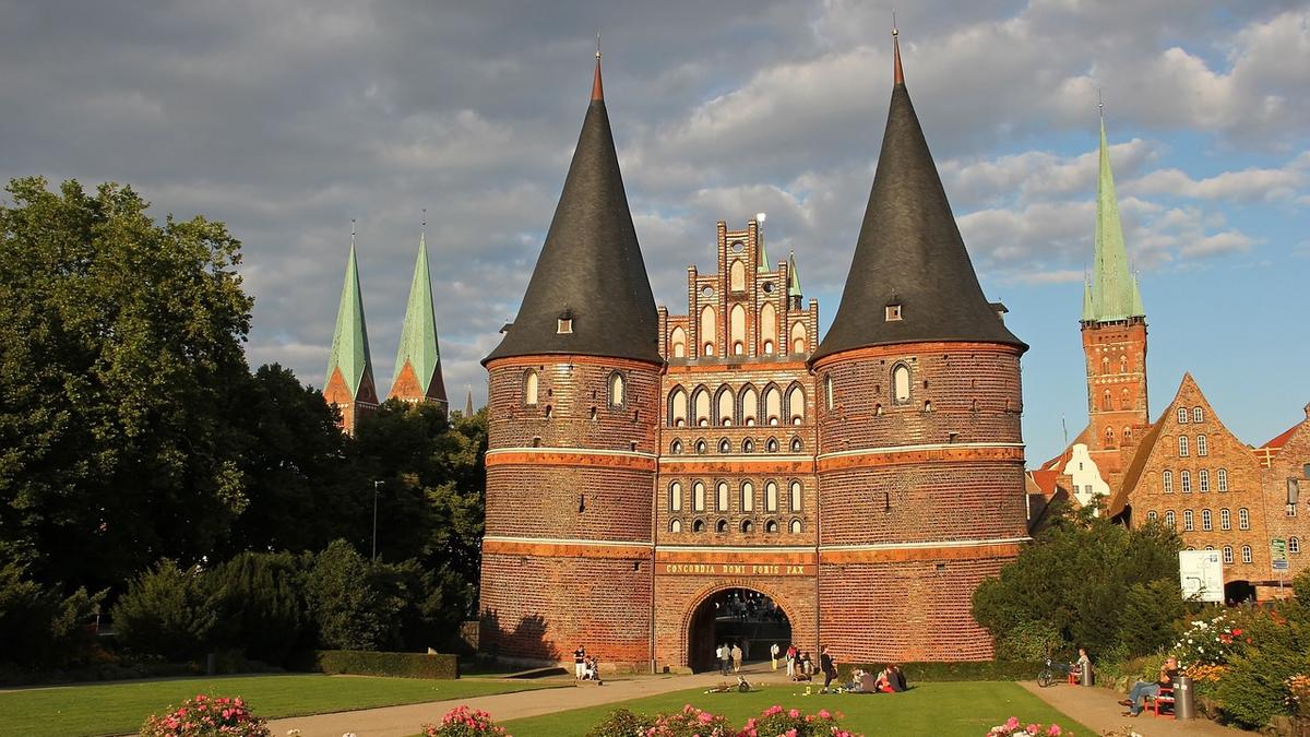 Buddenbrook Stadt Lübeck mit Holstentor