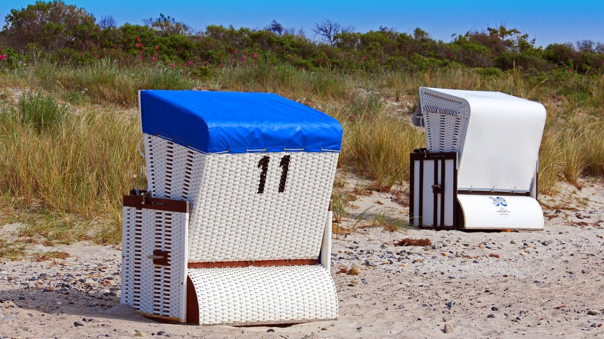 Nackedeis am Strand von Hiddensee